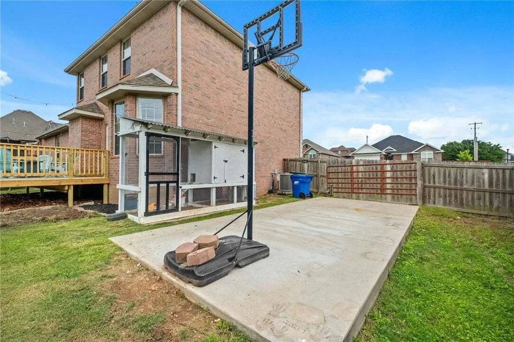 4601 SW Golden Eagle Ave, Bentonville, AR 72713
