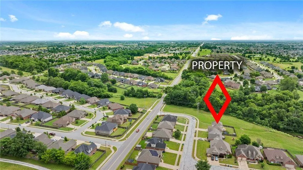 4601 SW Golden Eagle Ave, Bentonville, AR 72713