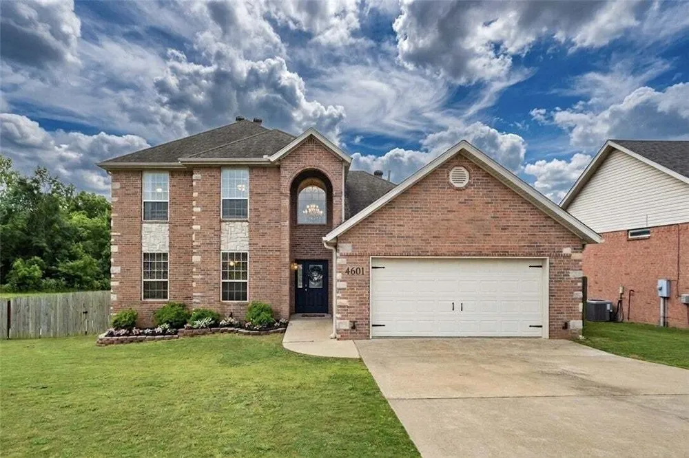 4601 SW Golden Eagle Ave, Bentonville, AR 72713