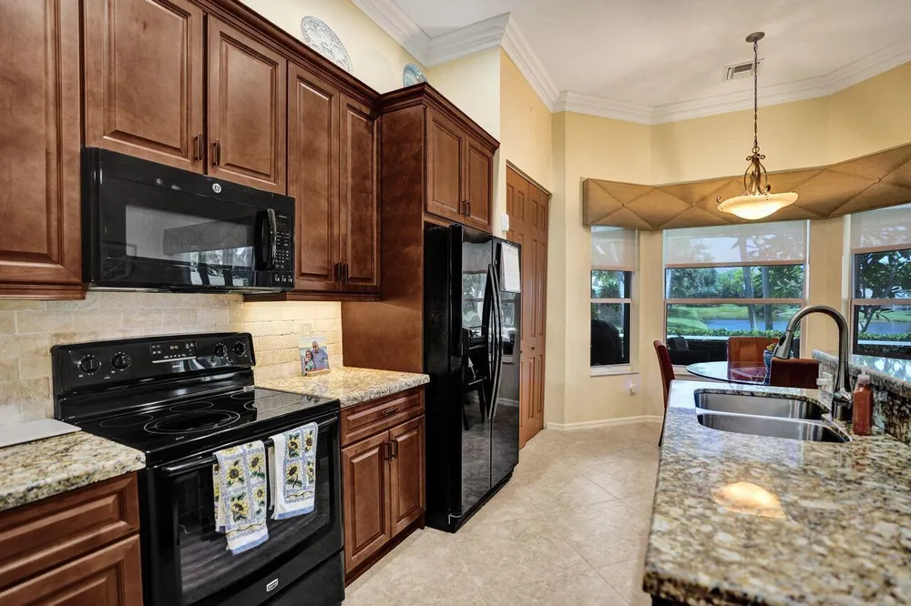 7804 Lando Ave, Boynton Beach, FL 33437