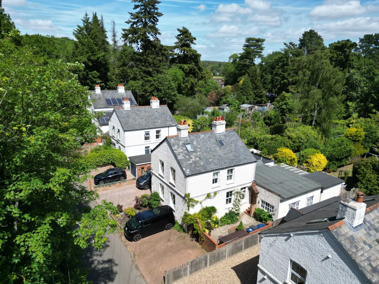 Hamlash Lane, Farnham, GU10 photo 1