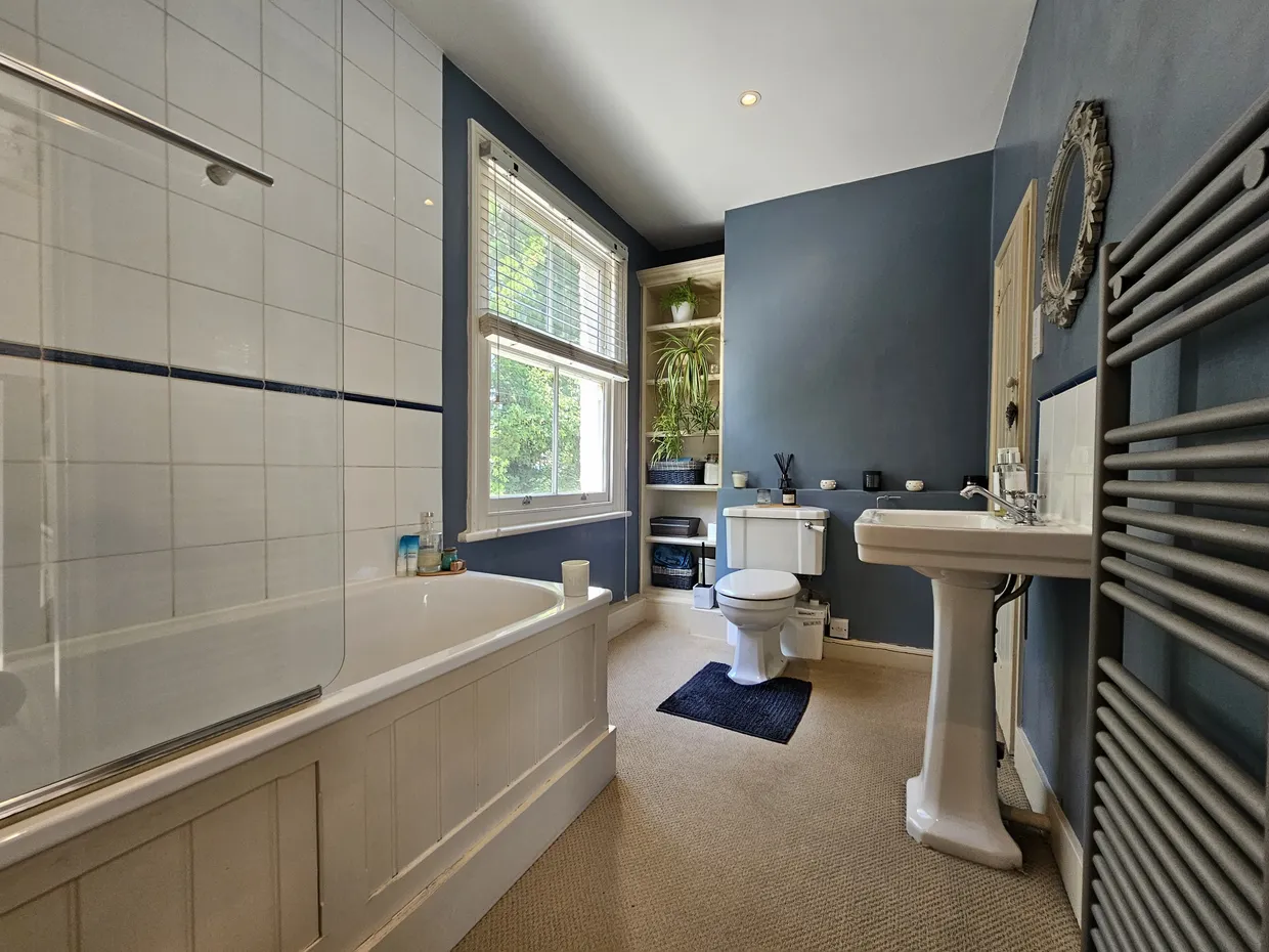 Hamlash Lane, Farnham, GU10 photo 9