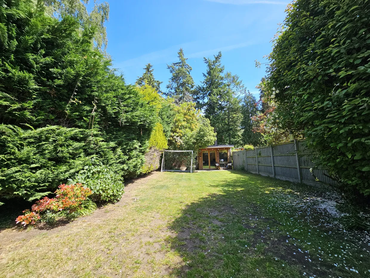 Hamlash Lane, Farnham, GU10 photo 16
