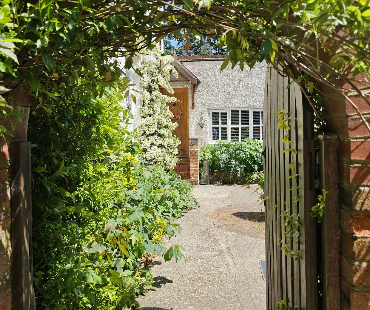 Hamlash Lane, Farnham, GU10 photo 18