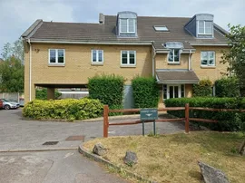 Fulmar Close, SURBITON photo