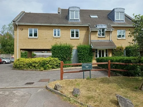 Fulmar Close, SURBITONphoto