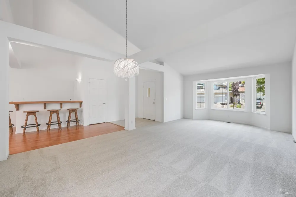 9151 Piccadilly Circle, Windsor, CA 95492