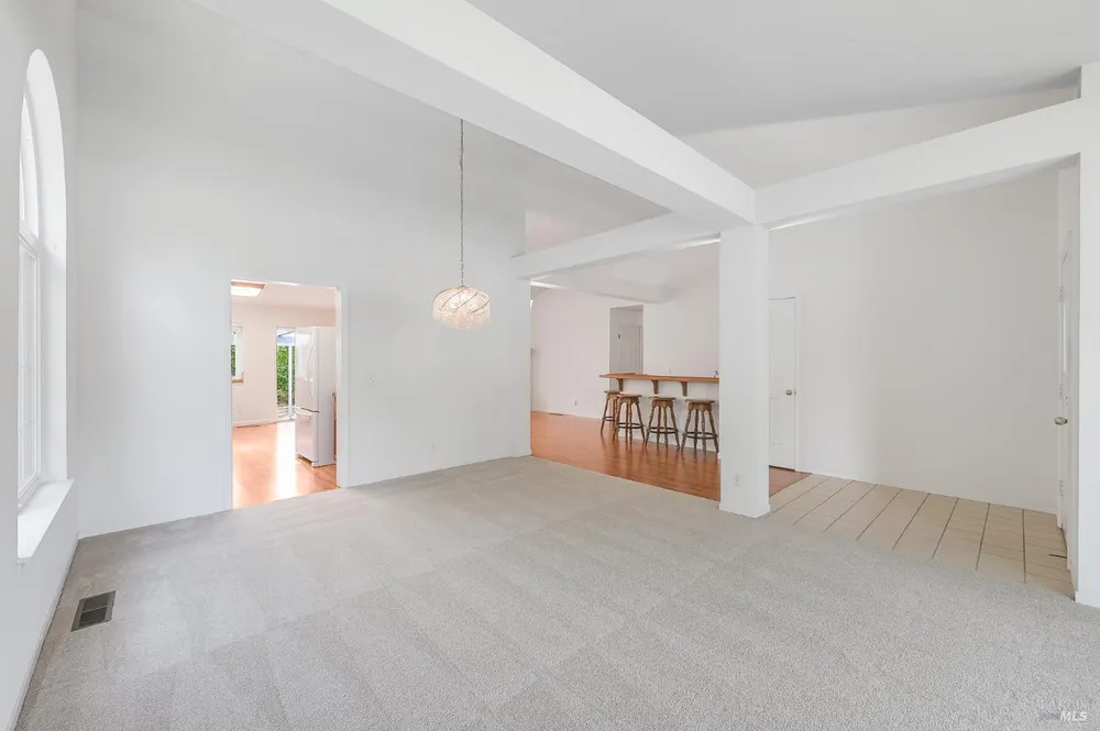 9151 Piccadilly Circle, Windsor, CA 95492