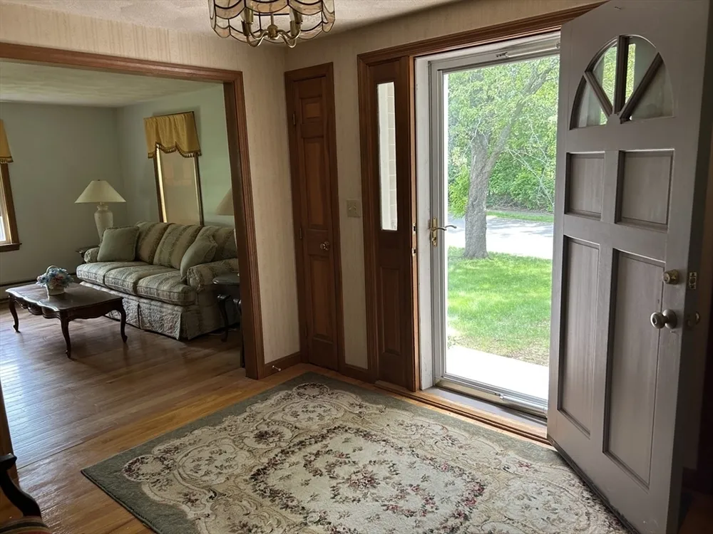 9 College Pond Dr, Danvers, MA 01923