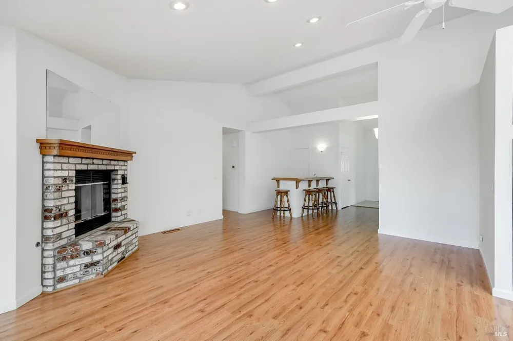9151 Piccadilly Circle, Windsor, CA 95492