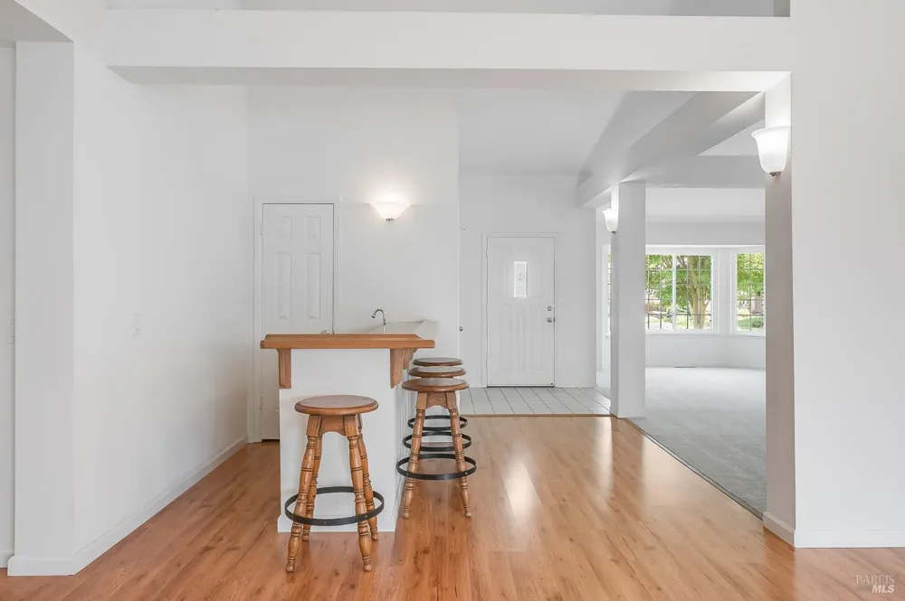 9151 Piccadilly Circle, Windsor, CA 95492