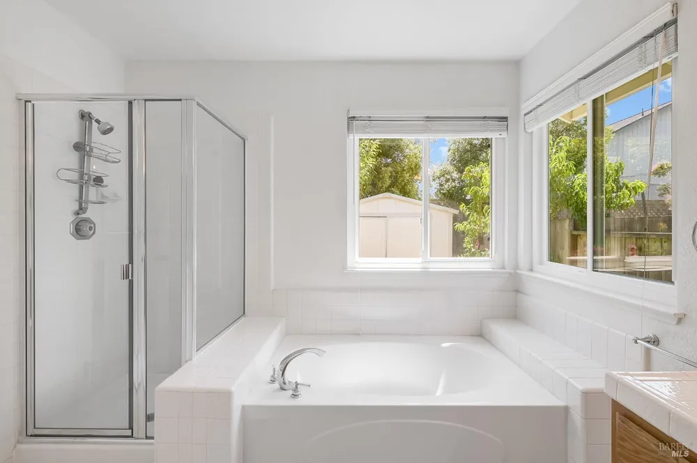 9151 Piccadilly Circle, Windsor, CA 95492