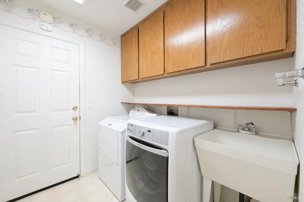 9151 Piccadilly Circle, Windsor, CA 95492