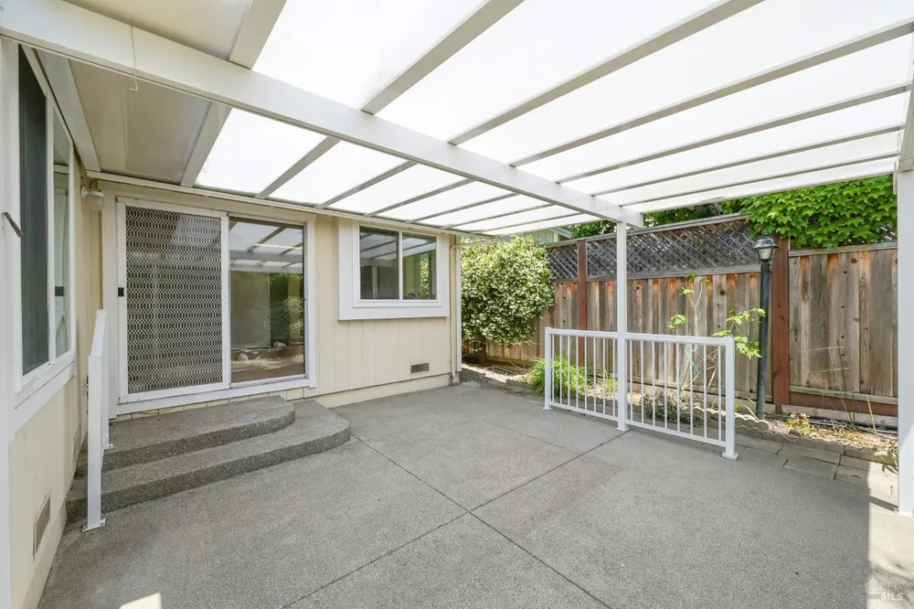9151 Piccadilly Circle, Windsor, CA 95492