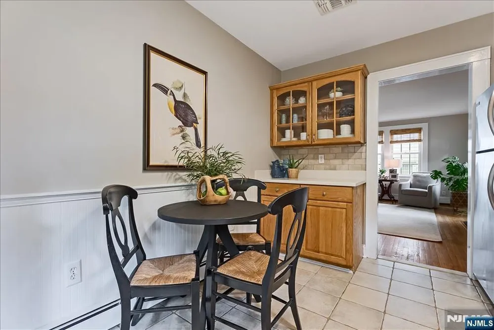 22 Sterling Pl, Glen Rock, NJ 07452