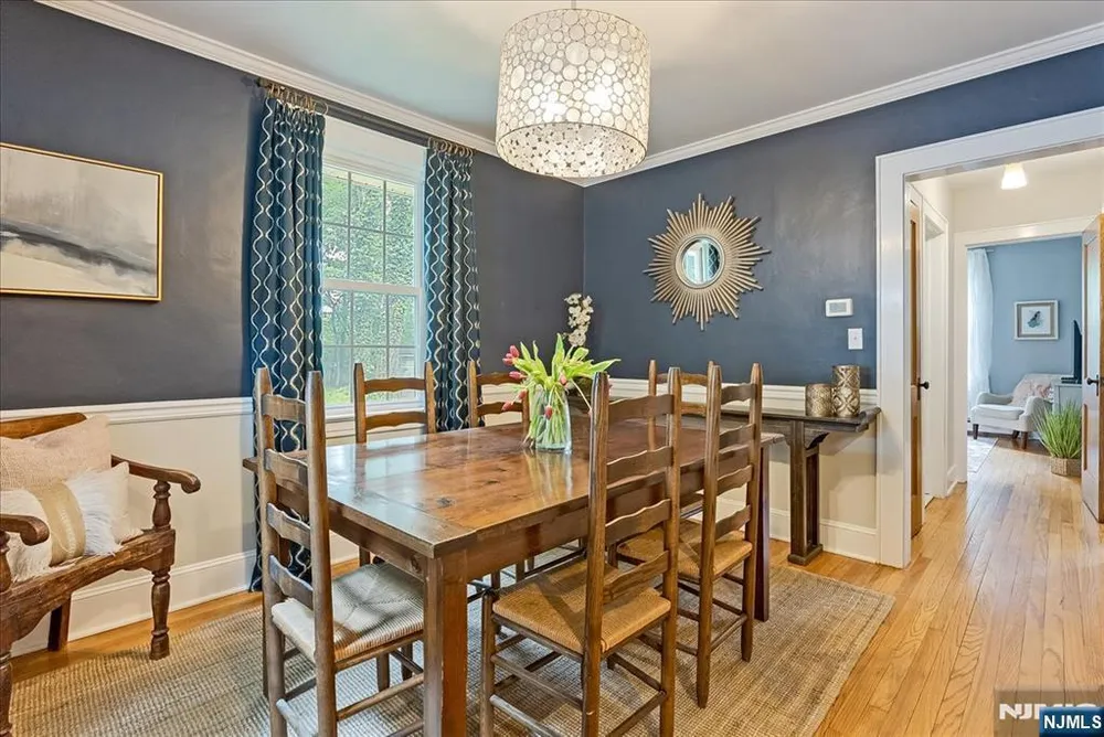 22 Sterling Pl, Glen Rock, NJ 07452