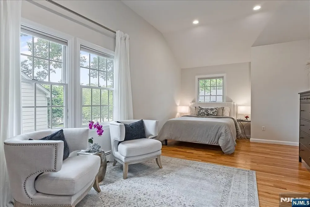 22 Sterling Pl, Glen Rock, NJ 07452
