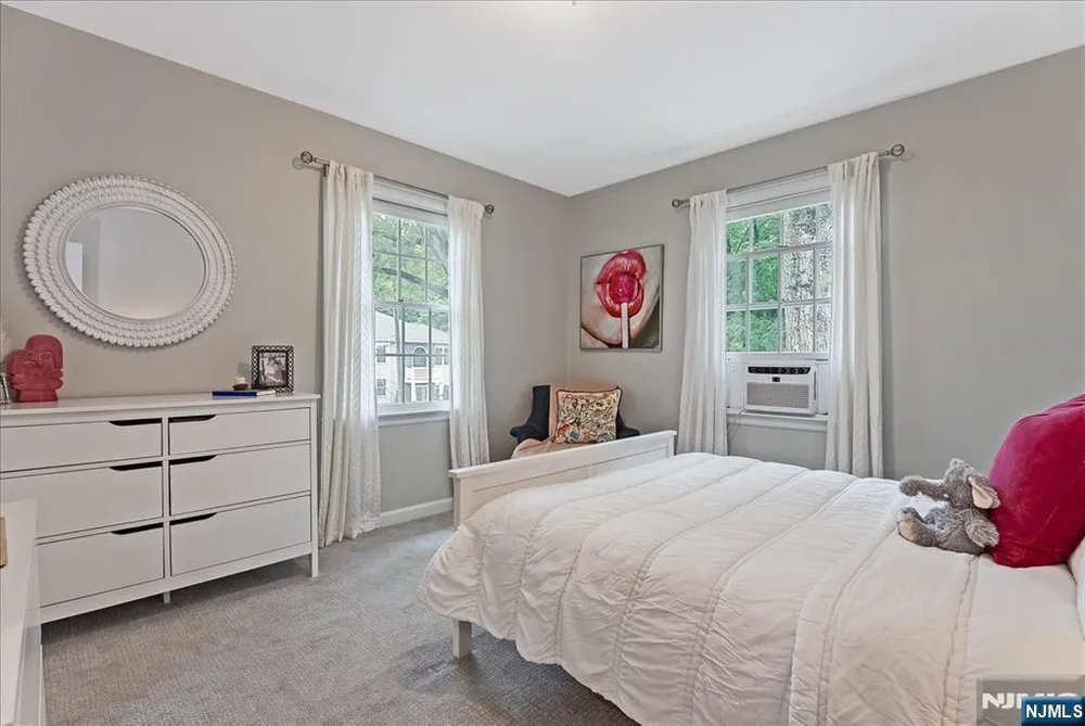 22 Sterling Pl, Glen Rock, NJ 07452