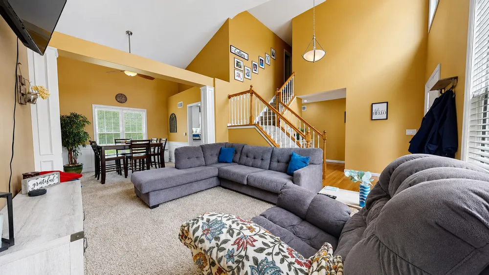 302 E Orchard Dr, Mahomet, IL 61853