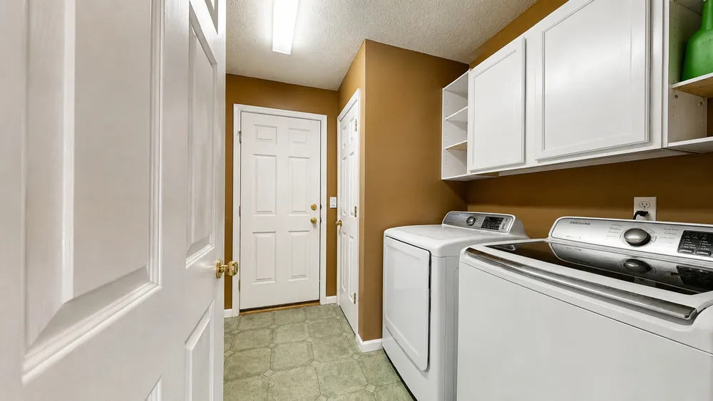 302 E Orchard Dr, Mahomet, IL 61853