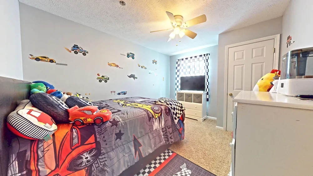 302 E Orchard Dr, Mahomet, IL 61853