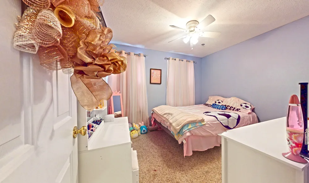 302 E Orchard Dr, Mahomet, IL 61853