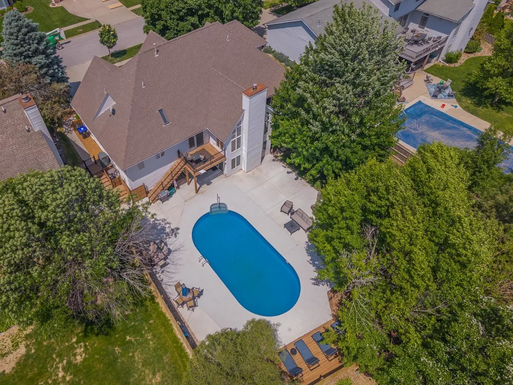 9 RED STONE COURT, Bloomington, IL 61704