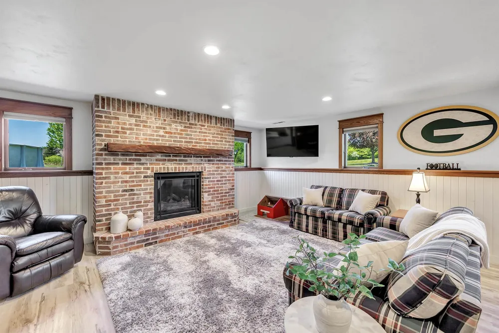 3660 Euro Ln, De Pere, WI 54115
