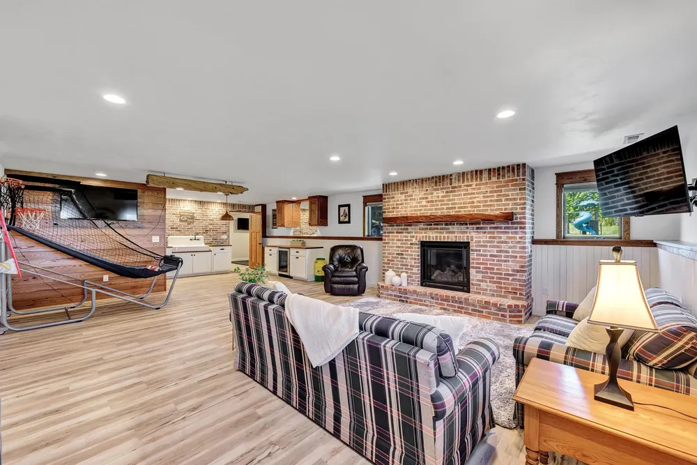 3660 Euro Ln, De Pere, WI 54115