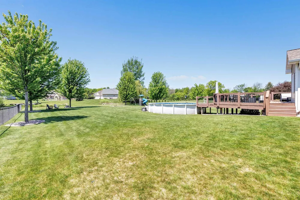 3660 Euro Ln, De Pere, WI 54115