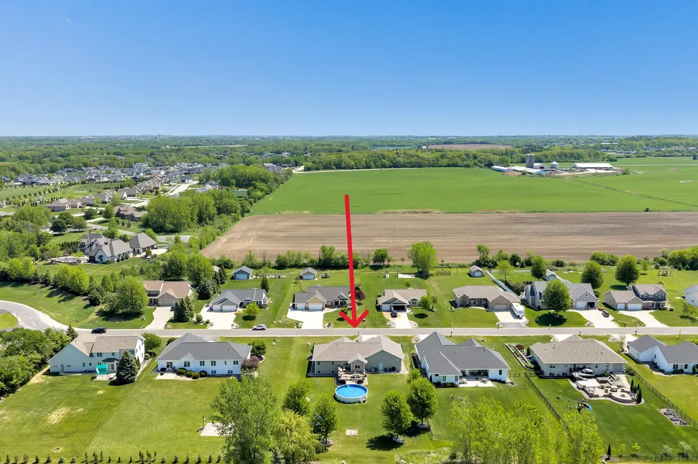 3660 Euro Ln, De Pere, WI 54115