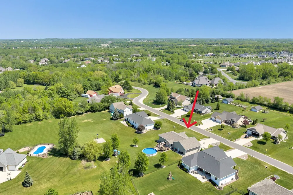 3660 Euro Ln, De Pere, WI 54115