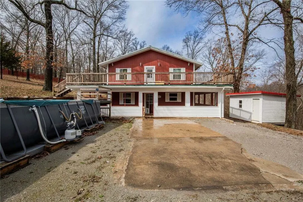 587 Pine Tree Dr, Pineville, MO 64856
