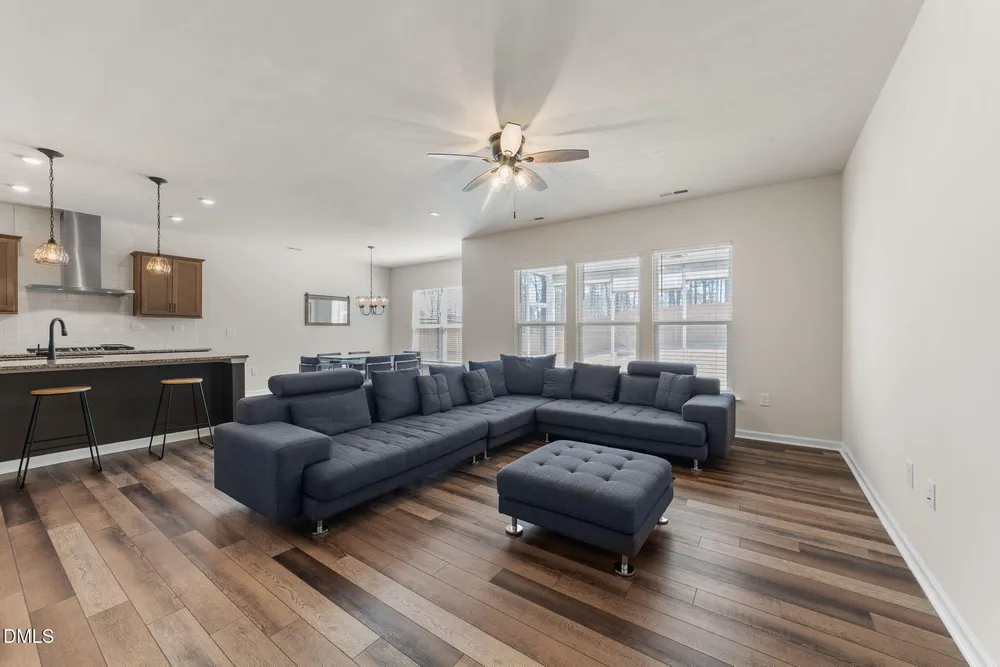 3735 Autumn Creek Dr, Fuquay-Varina, NC 27526