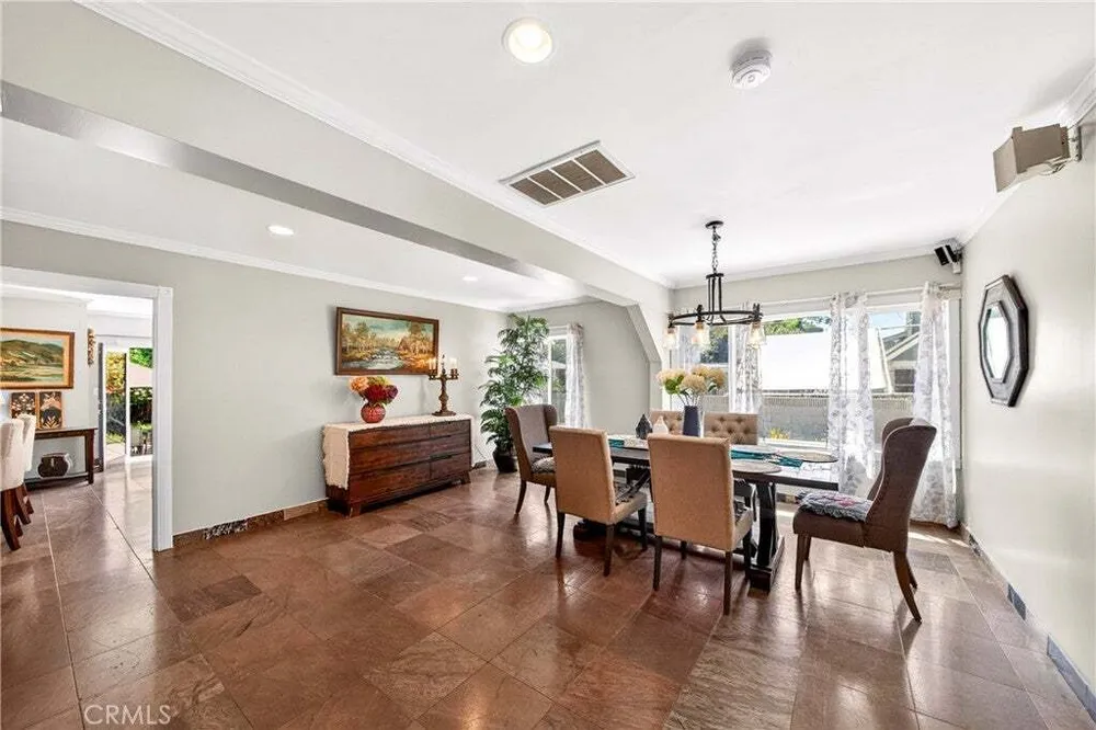 790 N El Molino Ave, Pasadena, CA 91104