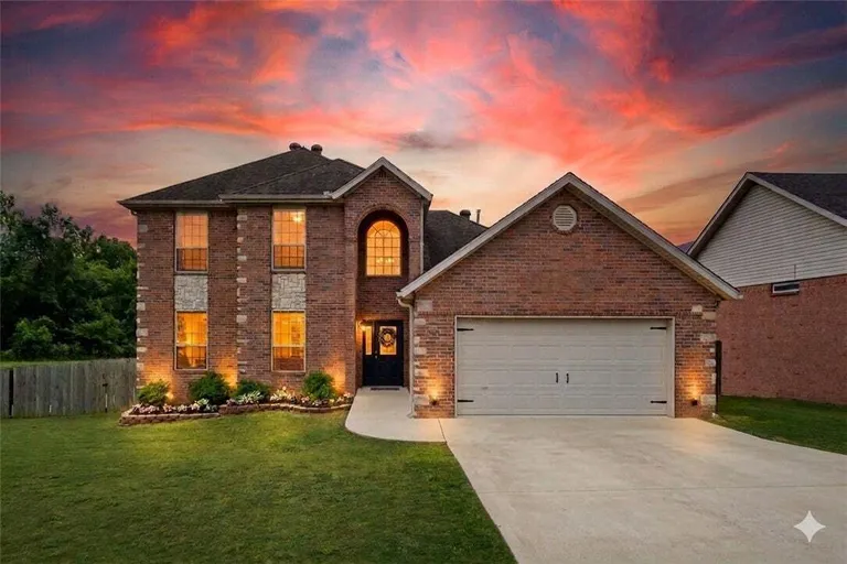 4601 SW Golden Eagle Ave, Bentonville, AR 72713