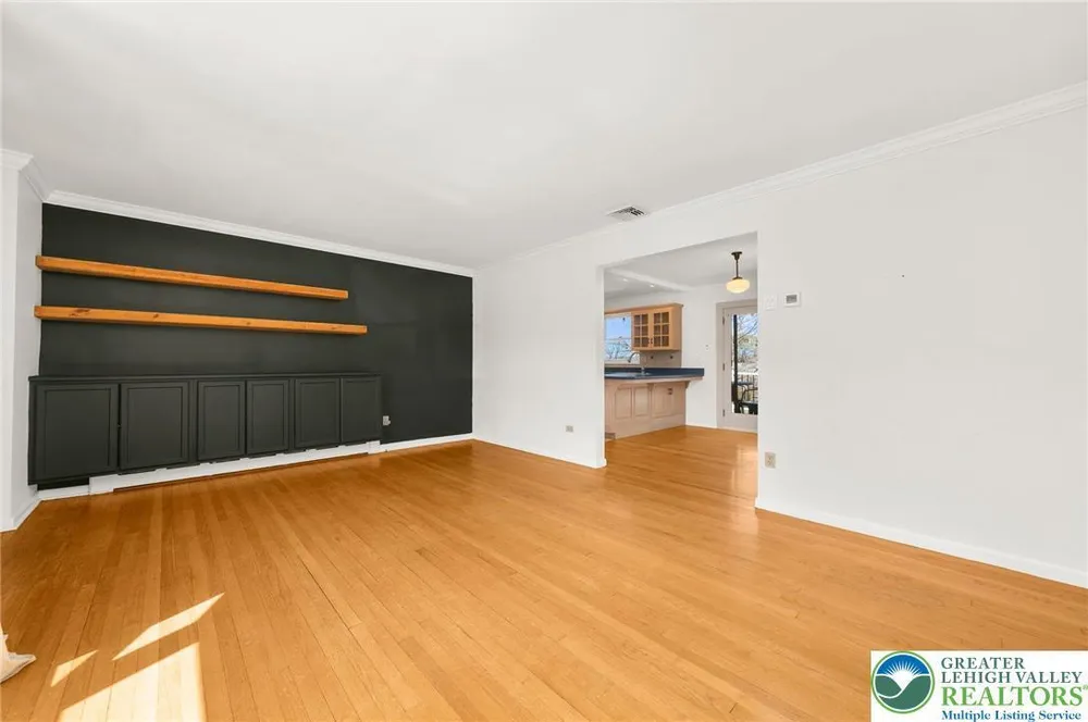 359 W Milton St, Easton, PA 18042