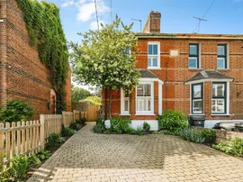Cores End Road, Bourne End photo
