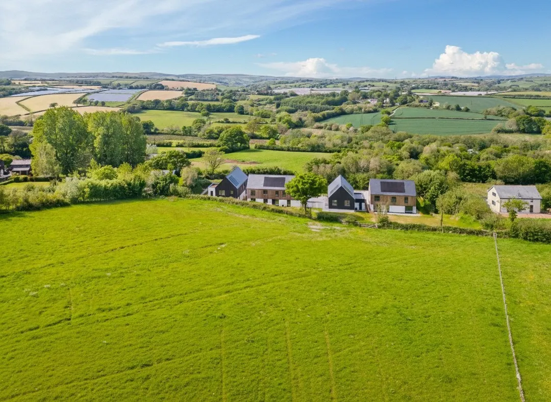 https://mr0.homeflow-assets.co.uk/files/photo/image/47409/0007/_x_/NEW260082_19.jpg
