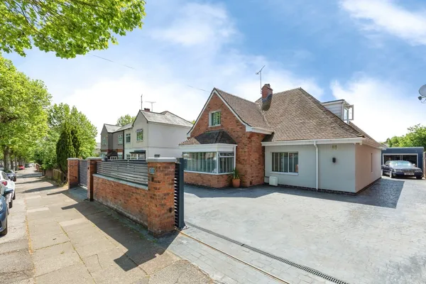 Lythalls Lane, Holbrooks, Coventry, CV6