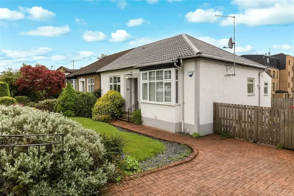 Glasgow Road, Milngavie, Glasgow, Eas...