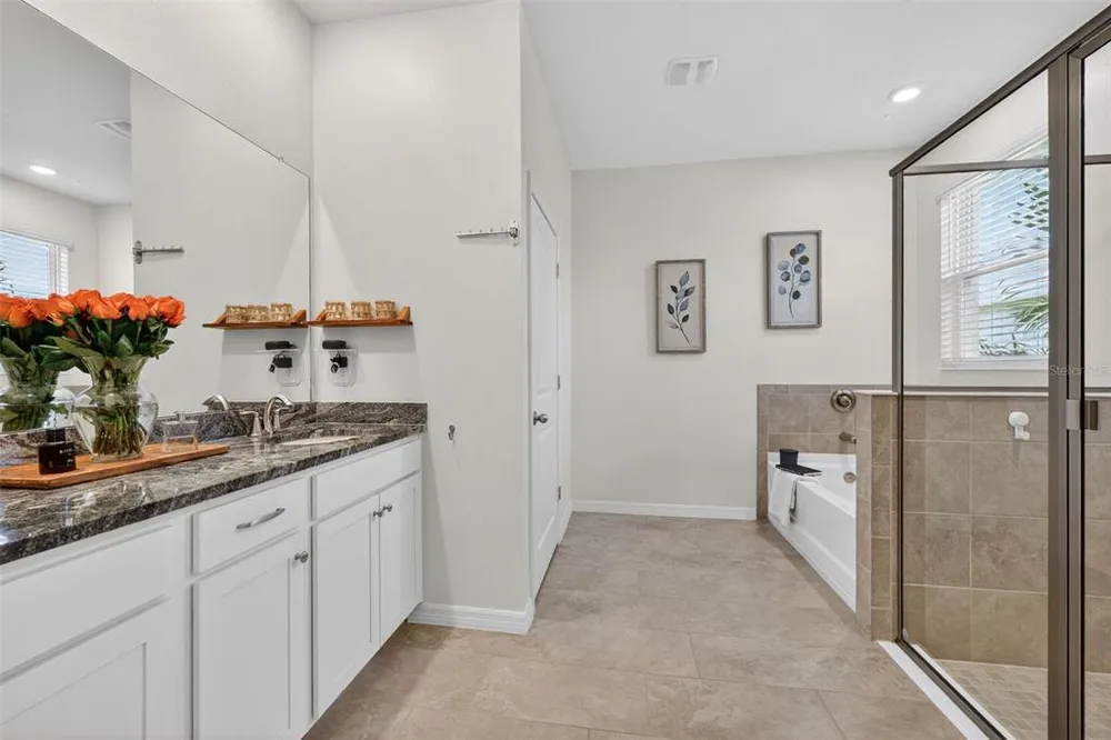 5667 Woodland Sage Dr, Sarasota, FL 34238-3518