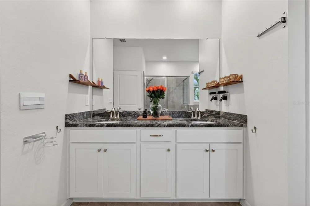 5667 Woodland Sage Dr, Sarasota, FL 34238-3518