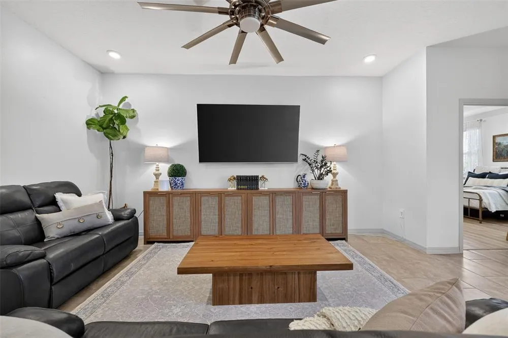5667 Woodland Sage Dr, Sarasota, FL 34238-3518