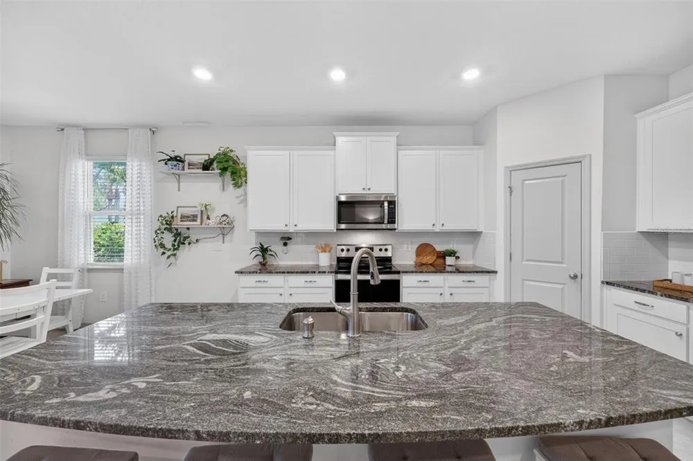 5667 Woodland Sage Dr, Sarasota, FL 34238-3518