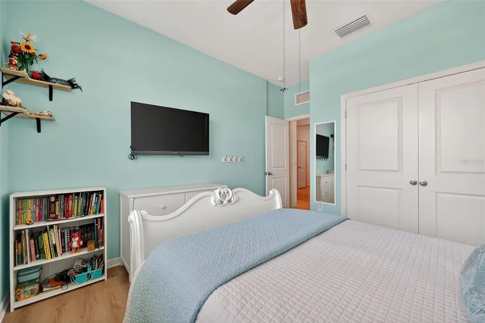 5667 Woodland Sage Dr, Sarasota, FL 34238-3518