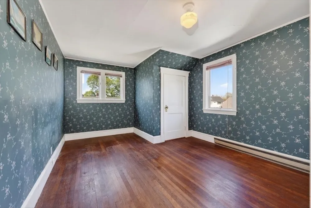 19 Lochmere Ave, Weymouth, MA 02191