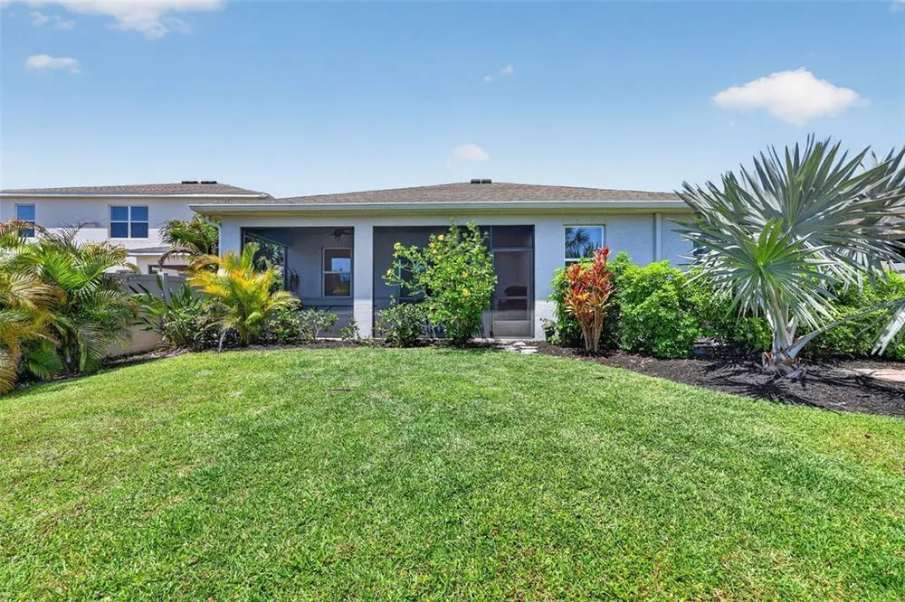 5667 Woodland Sage Dr, Sarasota, FL 34238-3518