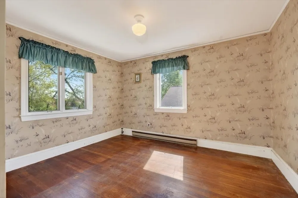19 Lochmere Ave, Weymouth, MA 02191