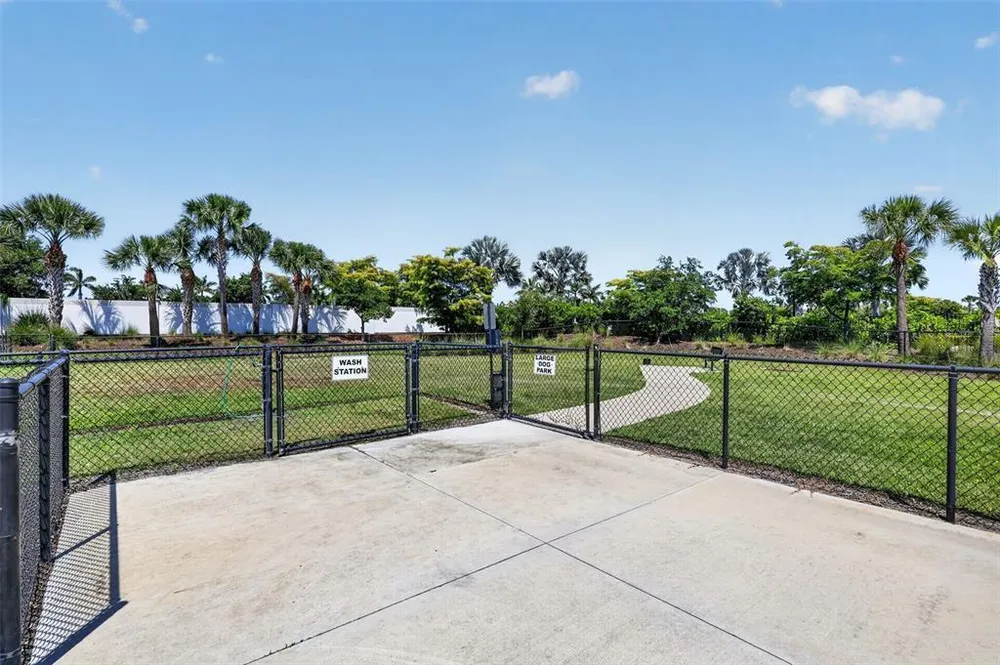 5667 Woodland Sage Dr, Sarasota, FL 34238-3518